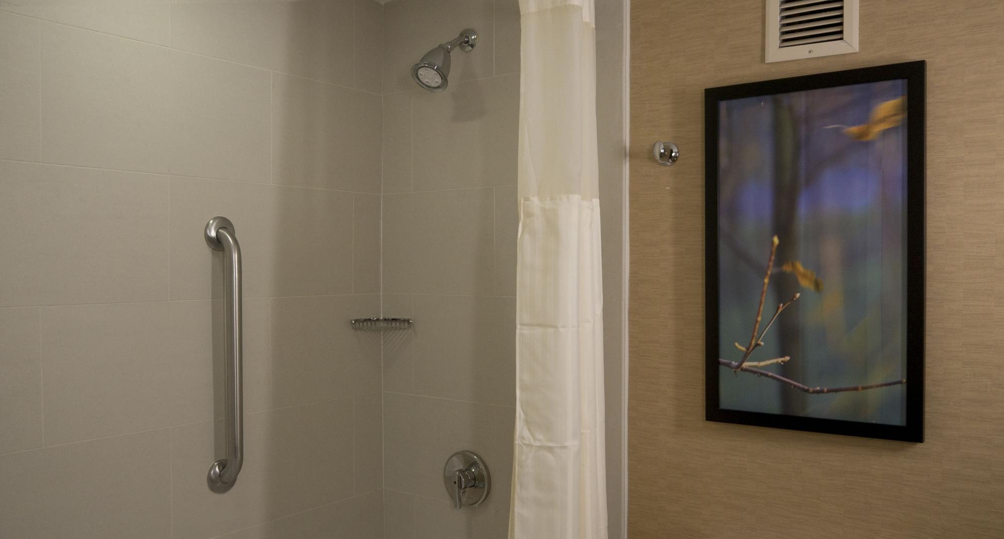 Doubletree By Hilton Rochester Хенриетта Экстерьер фото