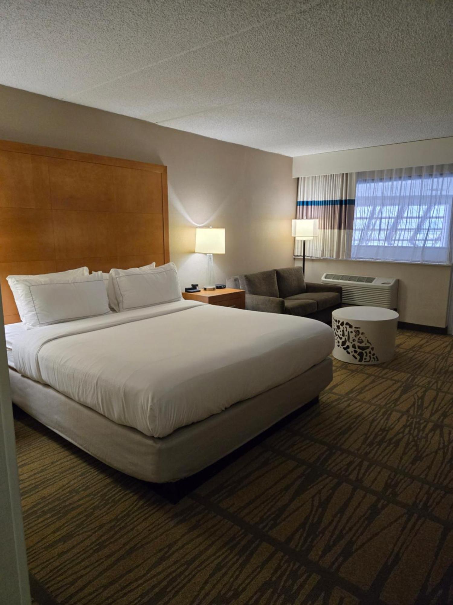 Doubletree By Hilton Rochester Хенриетта Экстерьер фото
