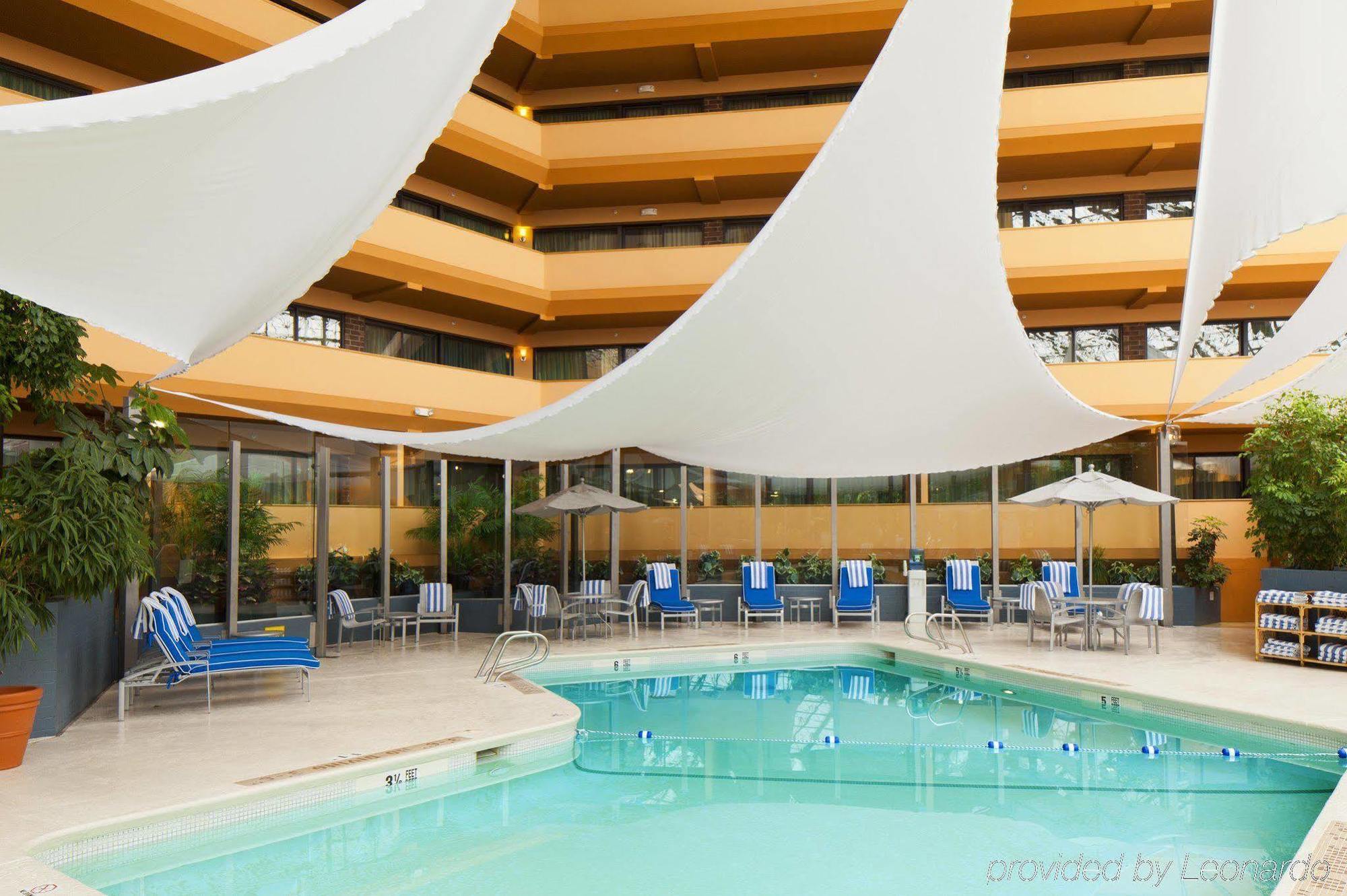 Doubletree By Hilton Rochester Хенриетта Экстерьер фото